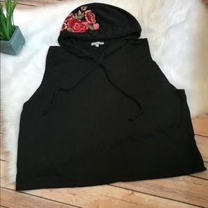 Rose embroidered Sleeveless hoodie